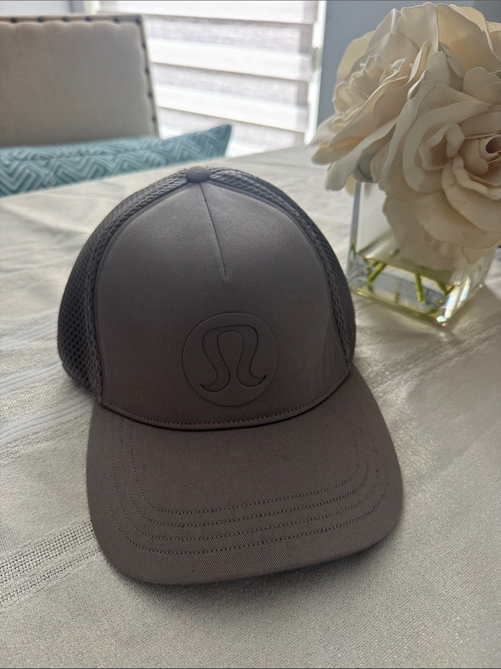 Lululemon Trucker Hat Logo small/medium Gray Taupe Unisex